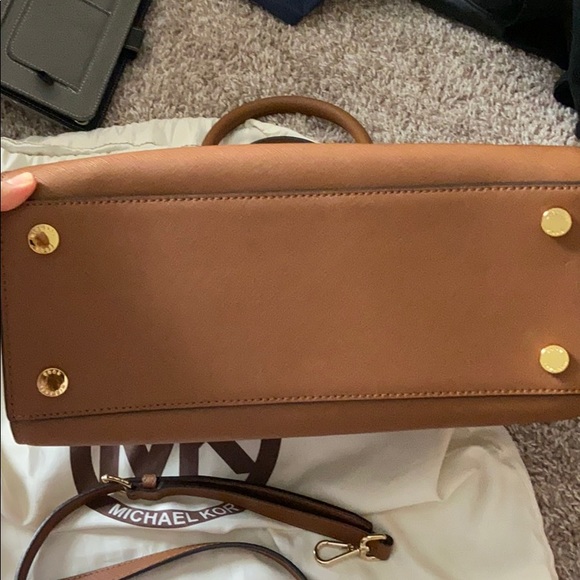 MK Selma Large in Brown - Picture 6 of 9